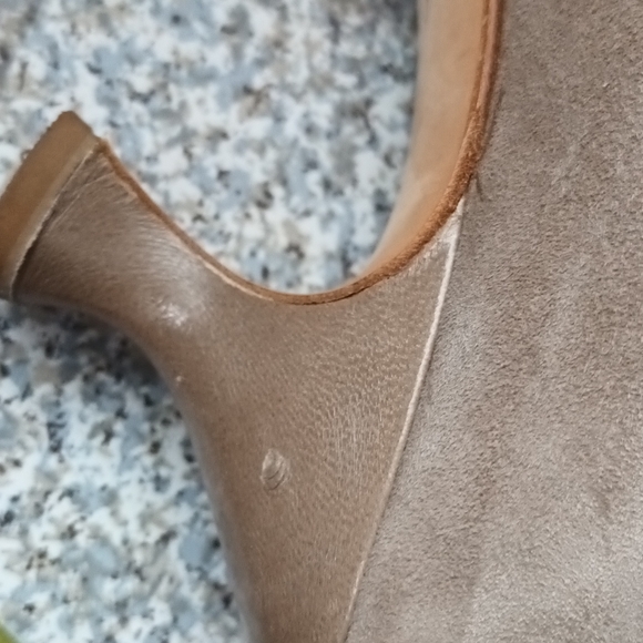 Kenneth Cole suede Mary Janes - Picture 8 of 9